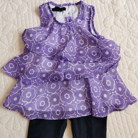 4/25 Calvin Klein baby girl top and legging set - Picture 3 of 9